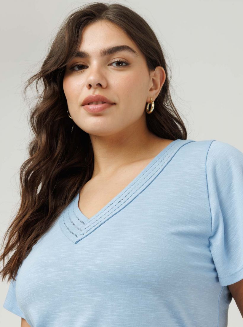 JUMP & ONOT,129.9000,חולצה וי רקמה פרומו,in-stock