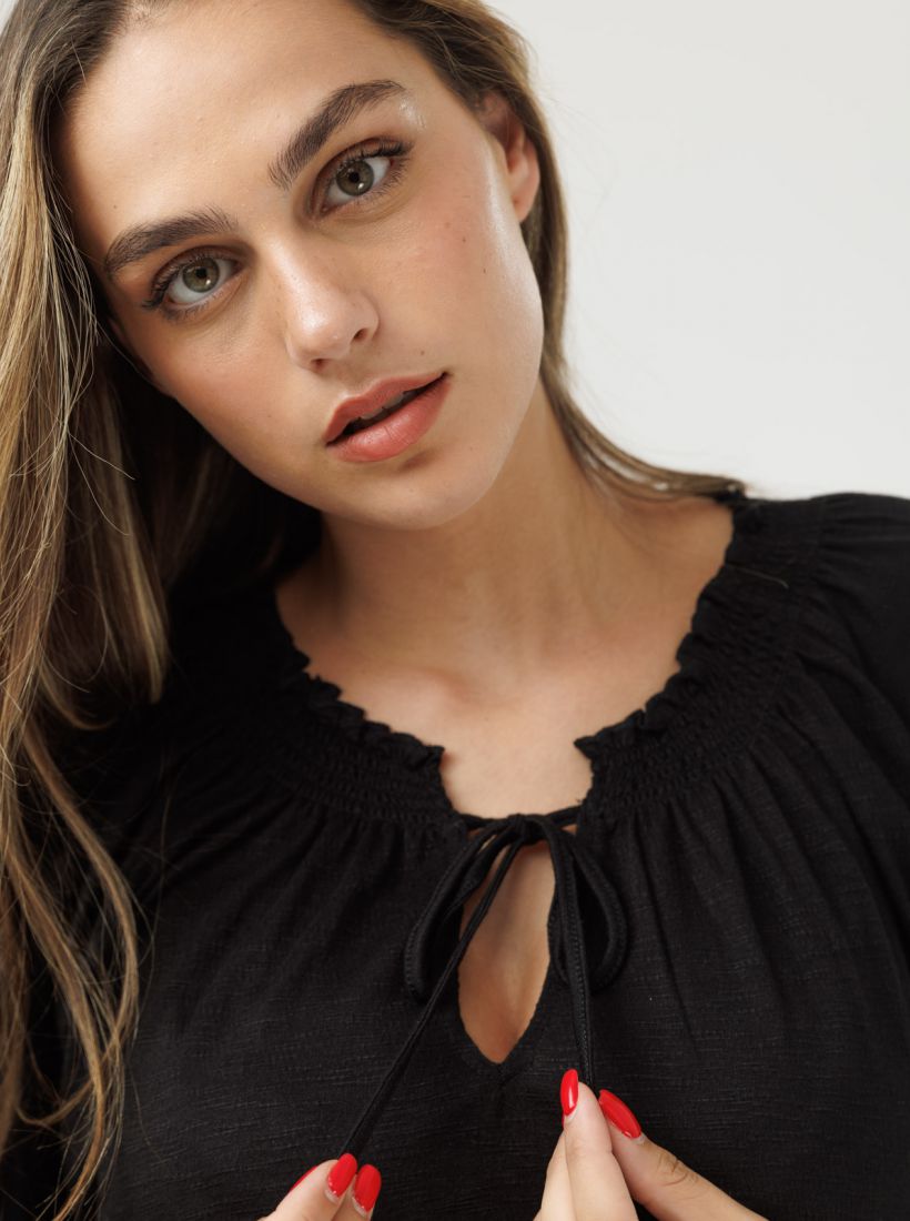 JUMP & ONOT,199.9000,חולצה מחשוף גומי ציפקה,in-stock