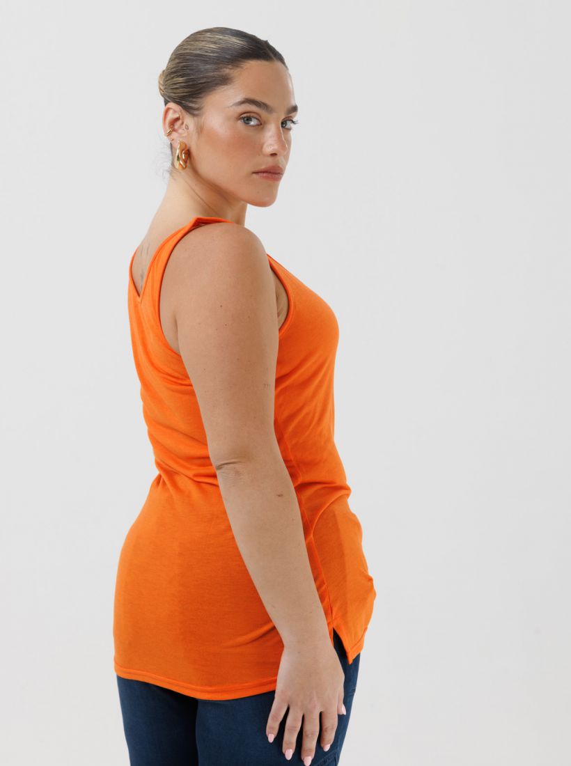 JUMP & ONOT,59.9000,גופיה V פתח בצדדים פרומו,in-stock