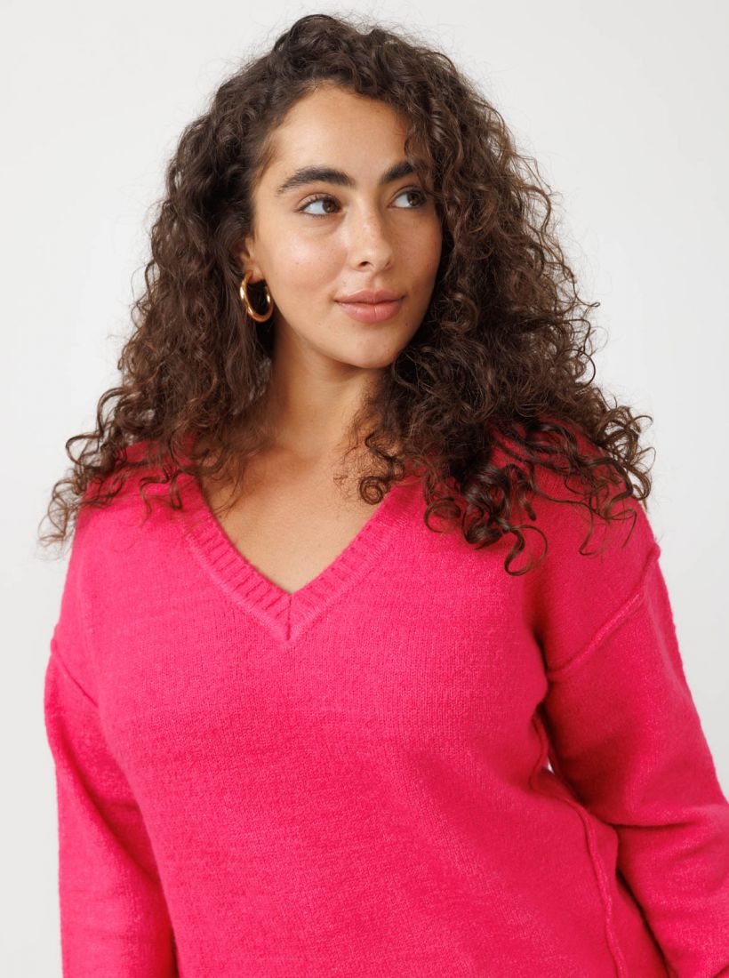 JUMP & ONOT,279.9000,סריג V תיפורים חיצוניים,in-stock