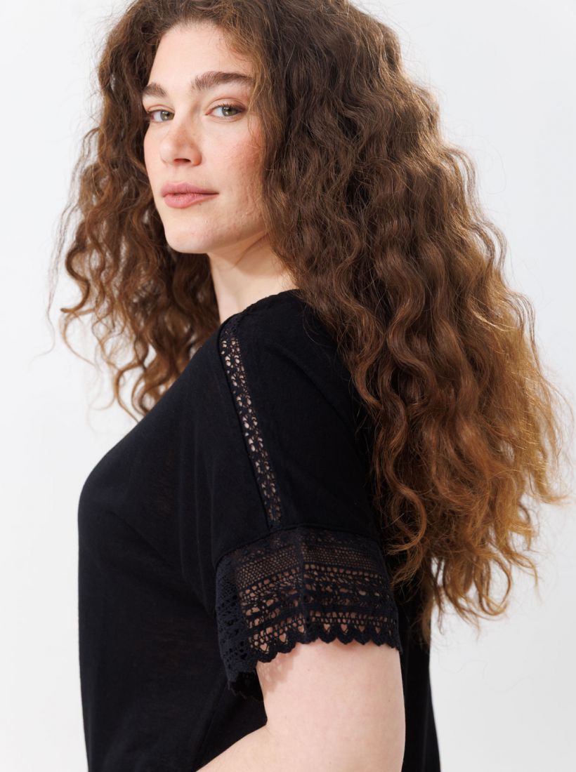 JUMP & ONOT,179.9000,חולצה שרוול תחרה,in-stock