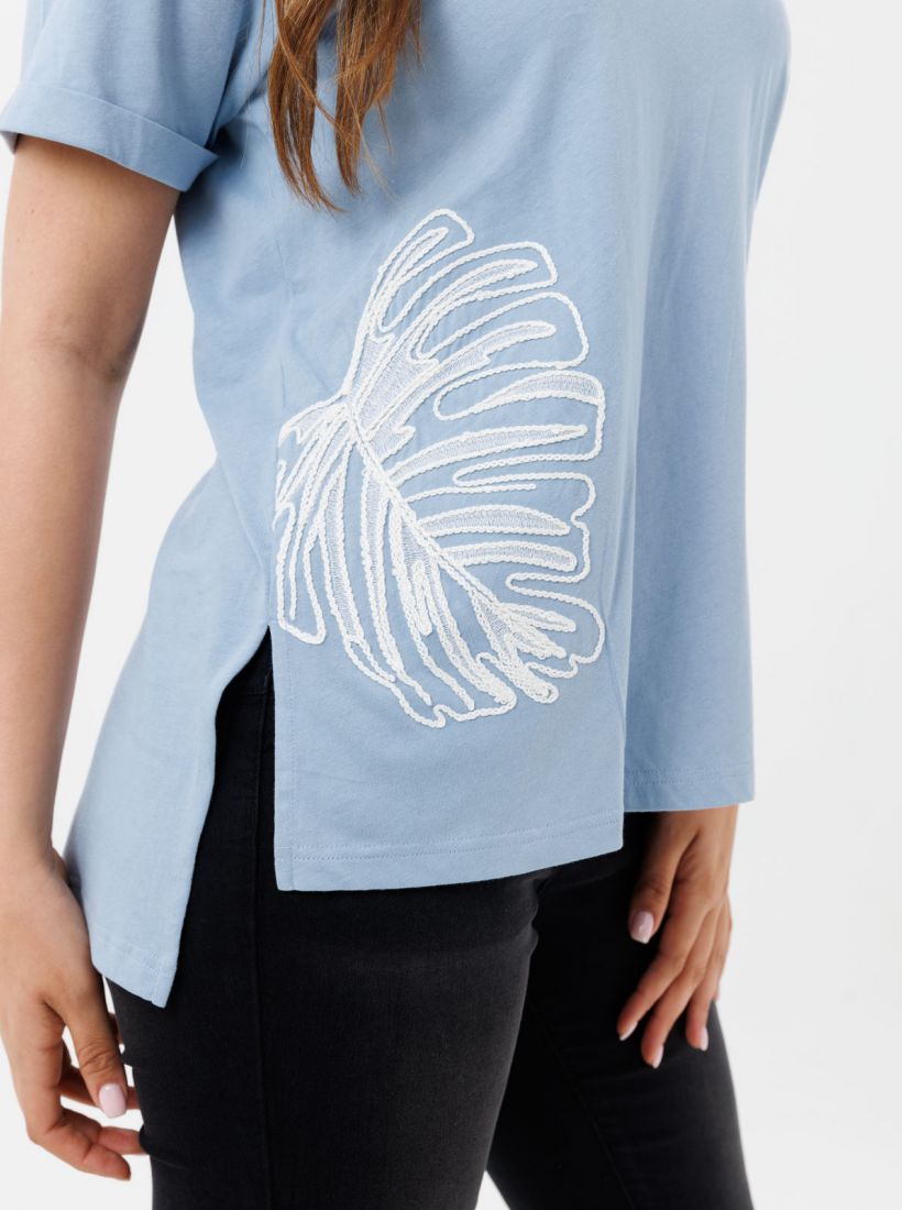 JUMP & ONOT,159.9000,חולצה צווארון קרושה רקמת עלים פרומו,in-stock