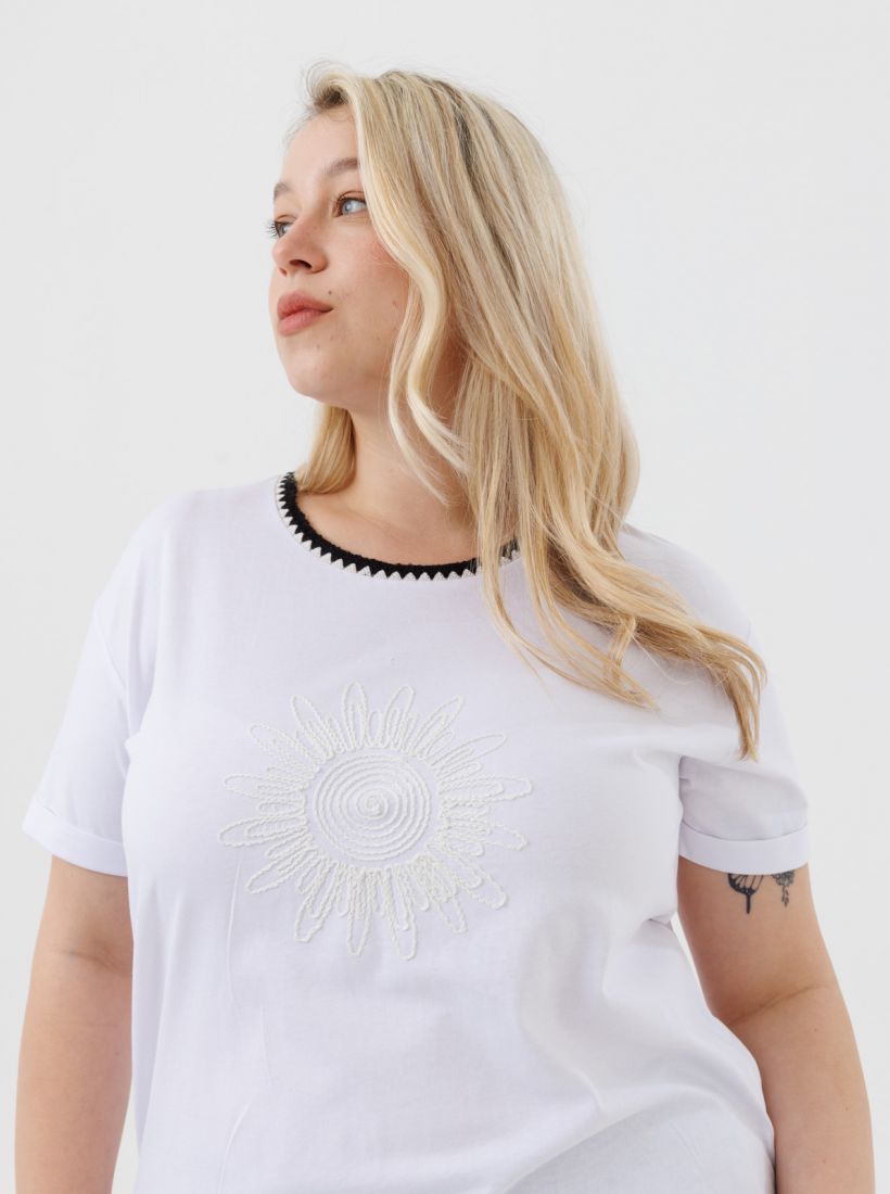 JUMP & ONOT,159.9000,חולצה צווארון קרושה רקמת עלים פרומו,in-stock