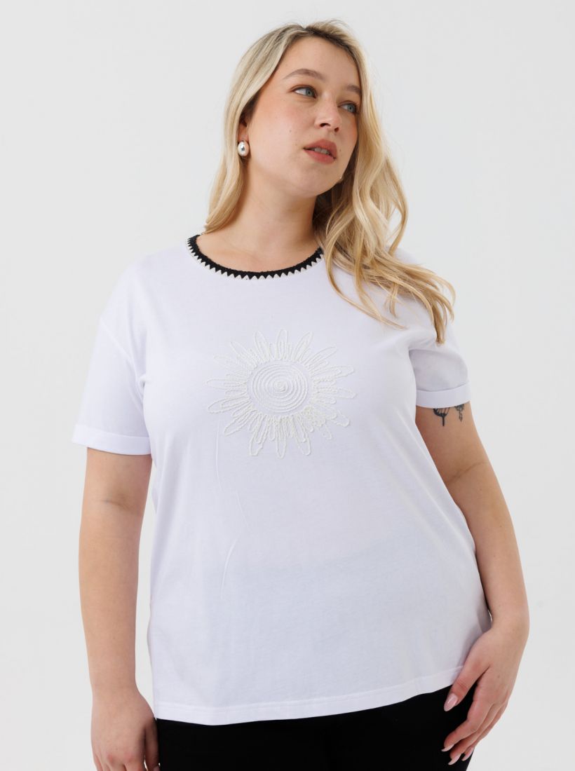 JUMP & ONOT,159.9000,חולצה צווארון קרושה רקמת עלים פרומו,in-stock