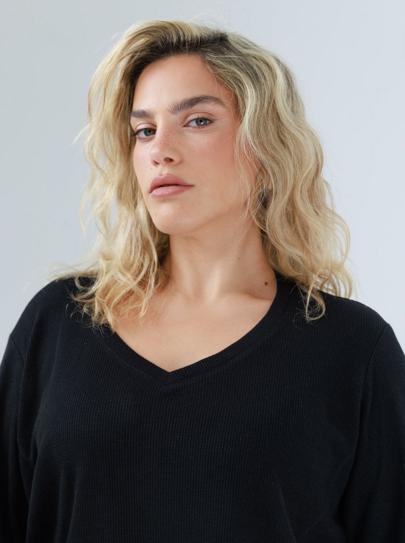 JUMP & ONOT,179.9000,חולצת V עם סרט ריב,in-stock