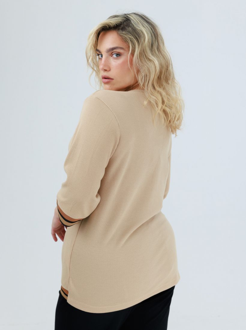 JUMP & ONOT,179.9000,חולצת V עם סרט ריב,in-stock