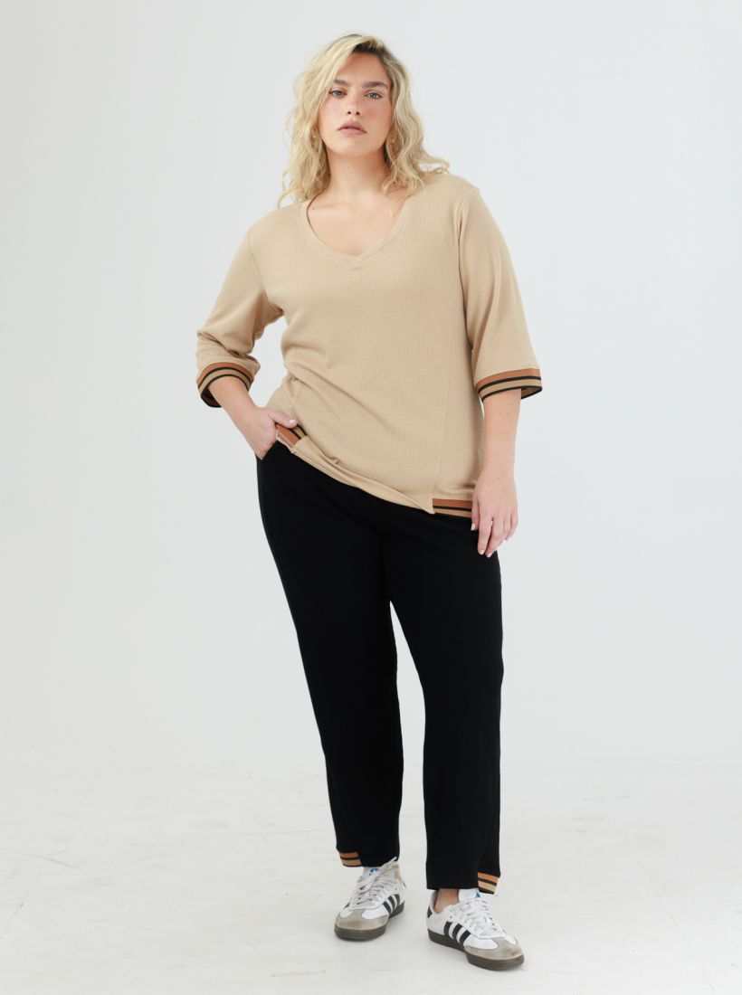 JUMP & ONOT,179.9000,חולצת V עם סרט ריב,in-stock