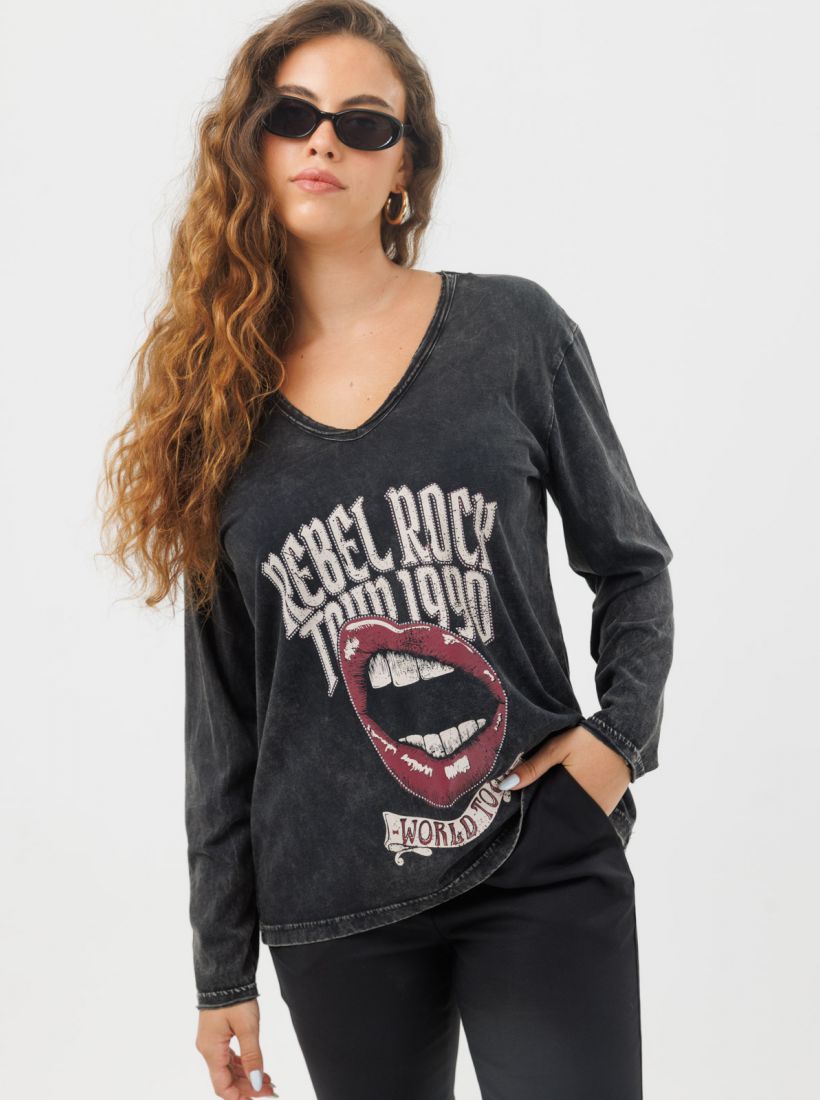 JUMP & ONOT,179.9000,חולצת וי סטייל רוק,in-stock