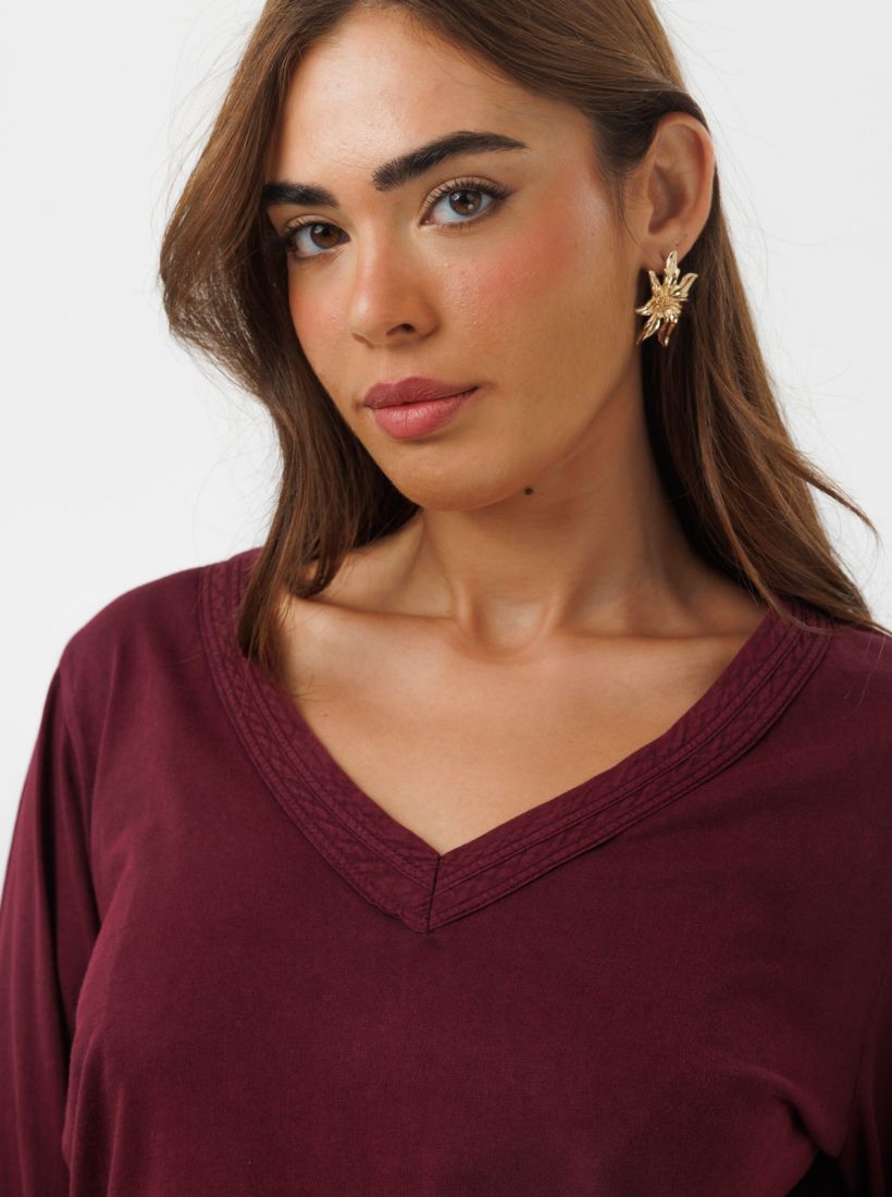 JUMP & ONOT,129.9000,חולצת BASIC עם מפתח V,in-stock