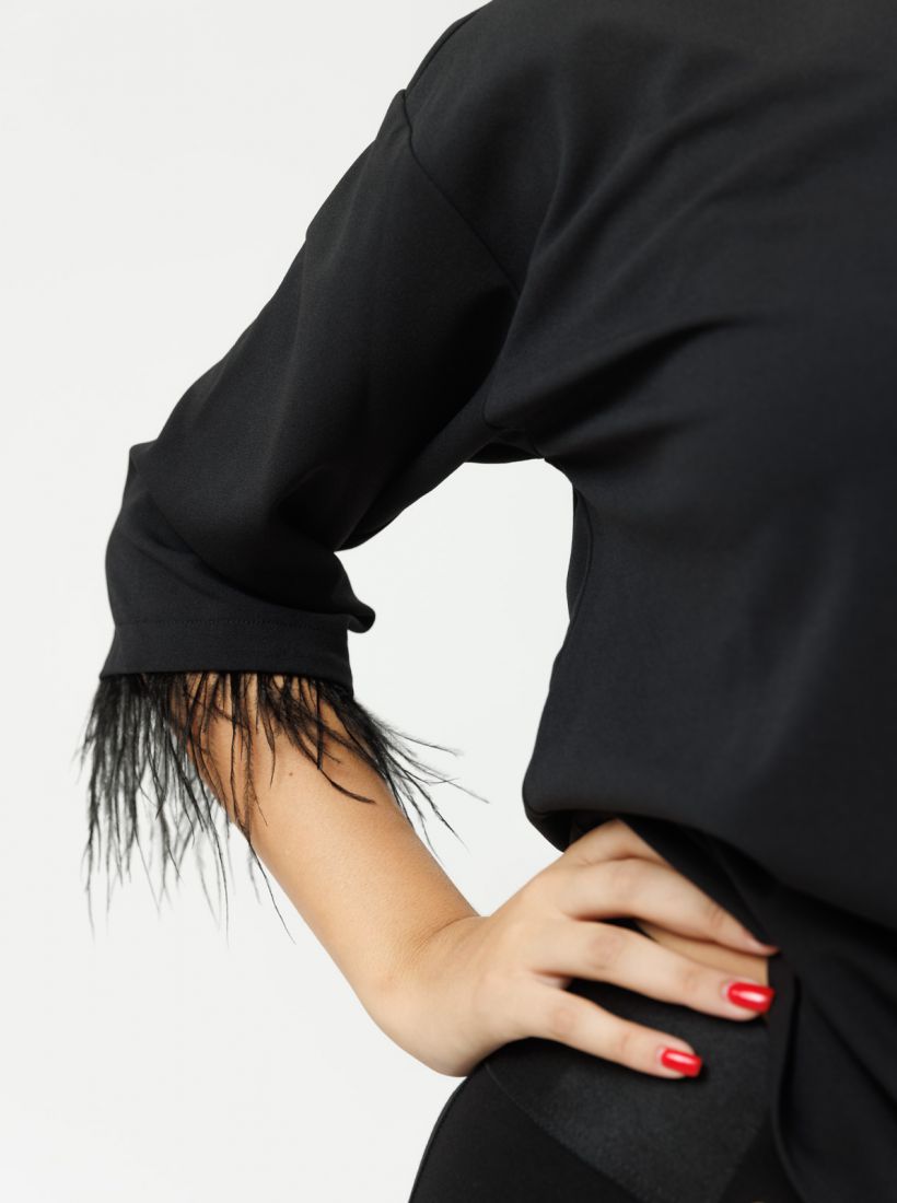 JUMP & ONOT,279.9000,חולצה שילוב נוצות,in-stock