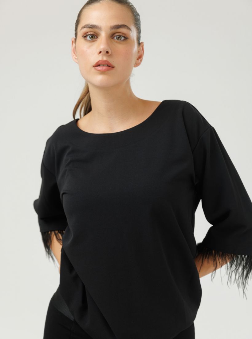 JUMP & ONOT,279.9000,חולצה שילוב נוצות,in-stock