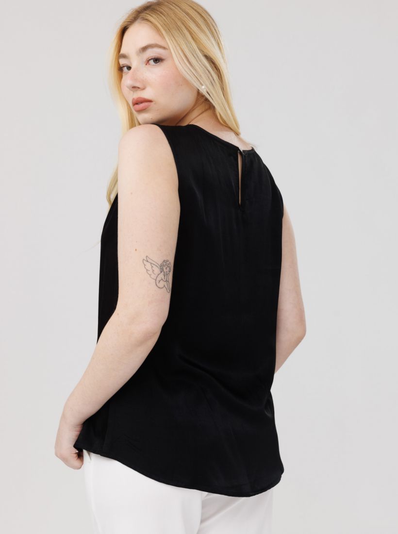 JUMP & ONOT,179.9000,גופיה ניקי כפתור בגב,in-stock