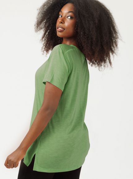 JUMP & ONOT,129.9000,טישירט וי פרומו,{quantity_and_stock_status}