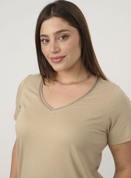 JUMP & ONOT,229.9000,חולצה V רקמת לורקס,{quantity_and_stock_status}