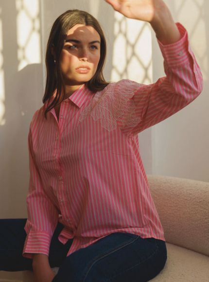 JUMP & ONOT,259.9000,חולצה פופלין כפתורים עיטור פרח,{quantity_and_stock_status}